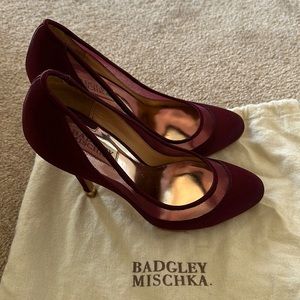 Badgley Mischka Heels/Pumps in Burgundy Satin and Mesh